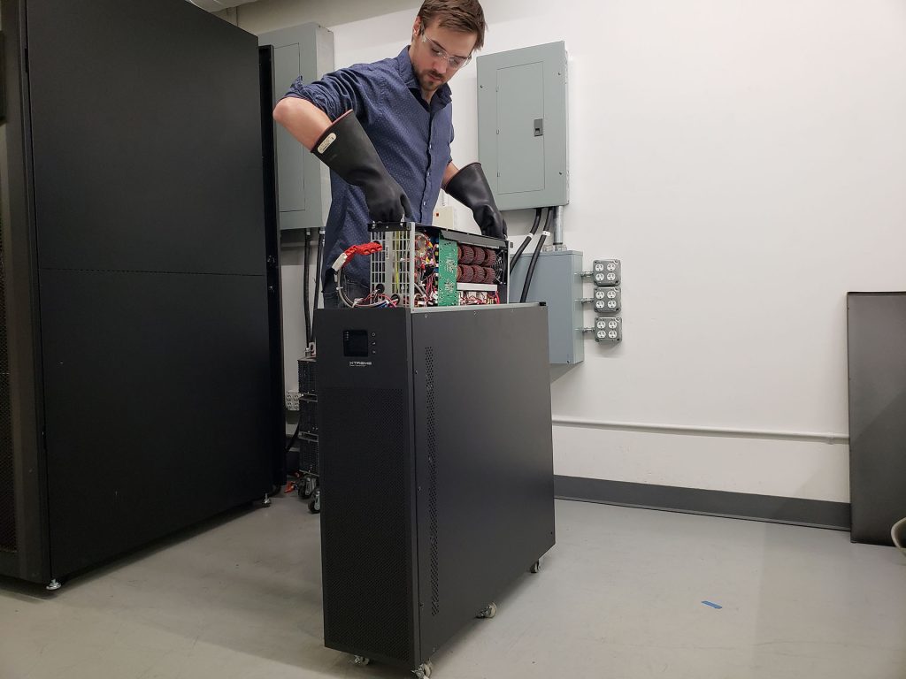 UPS Monofásicos y Trifásicos 02